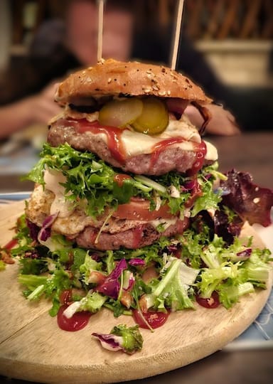 Double Anni burger