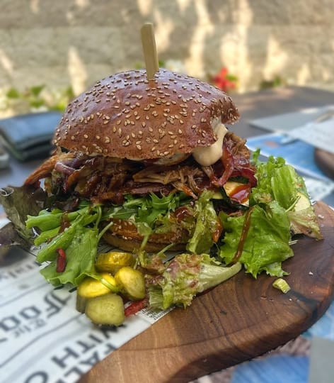 Pulled pork burger